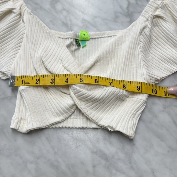 Farm Rio Cream Ribbed Flutter Sleeve Crop Top P(XS) - Picture 11 of 12